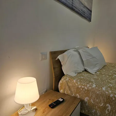 ゲストハウス Santalucia 3*