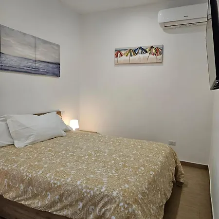 Santalucia ゲストハウス 3*